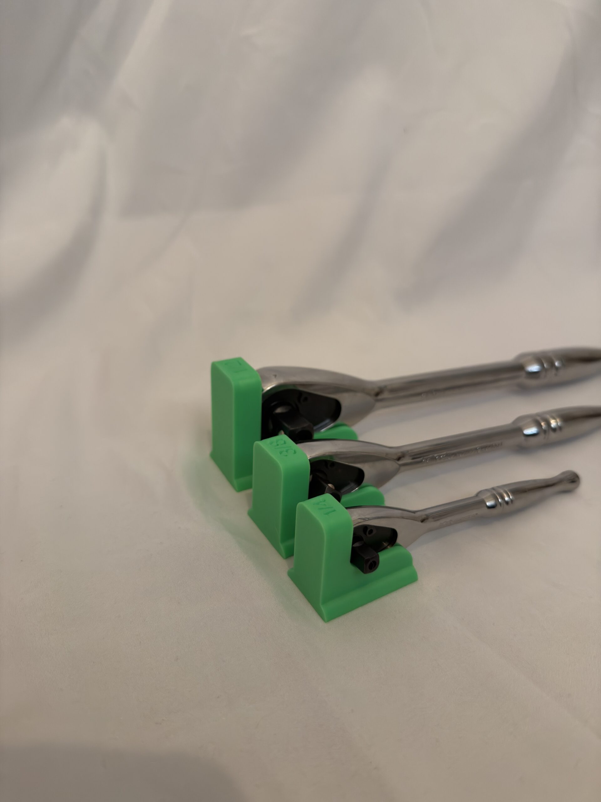 Halfords Advanced Magnetic Ratchet Holder | Toolbox and Drawer Organiser 3 Halfords Advanced Magnetic Ratchet Holder | Toolbox and Drawer Organiser - Image 3