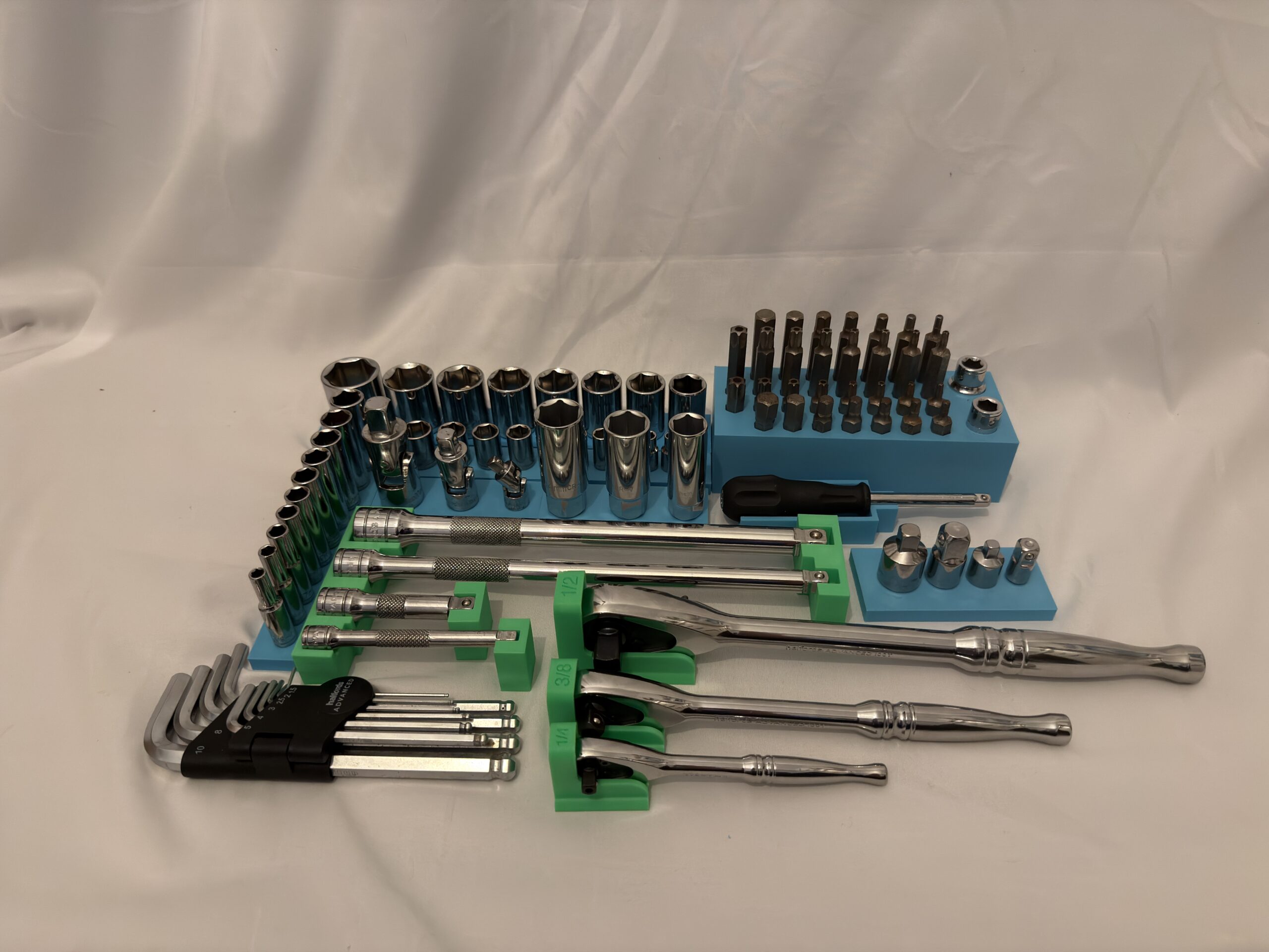 Halfords Advanced 100 Piece Storage Kit | Toolbox Organiser 2 Halfords Advanced 100 Piece Storage Kit | Toolbox Organiser - Image 2