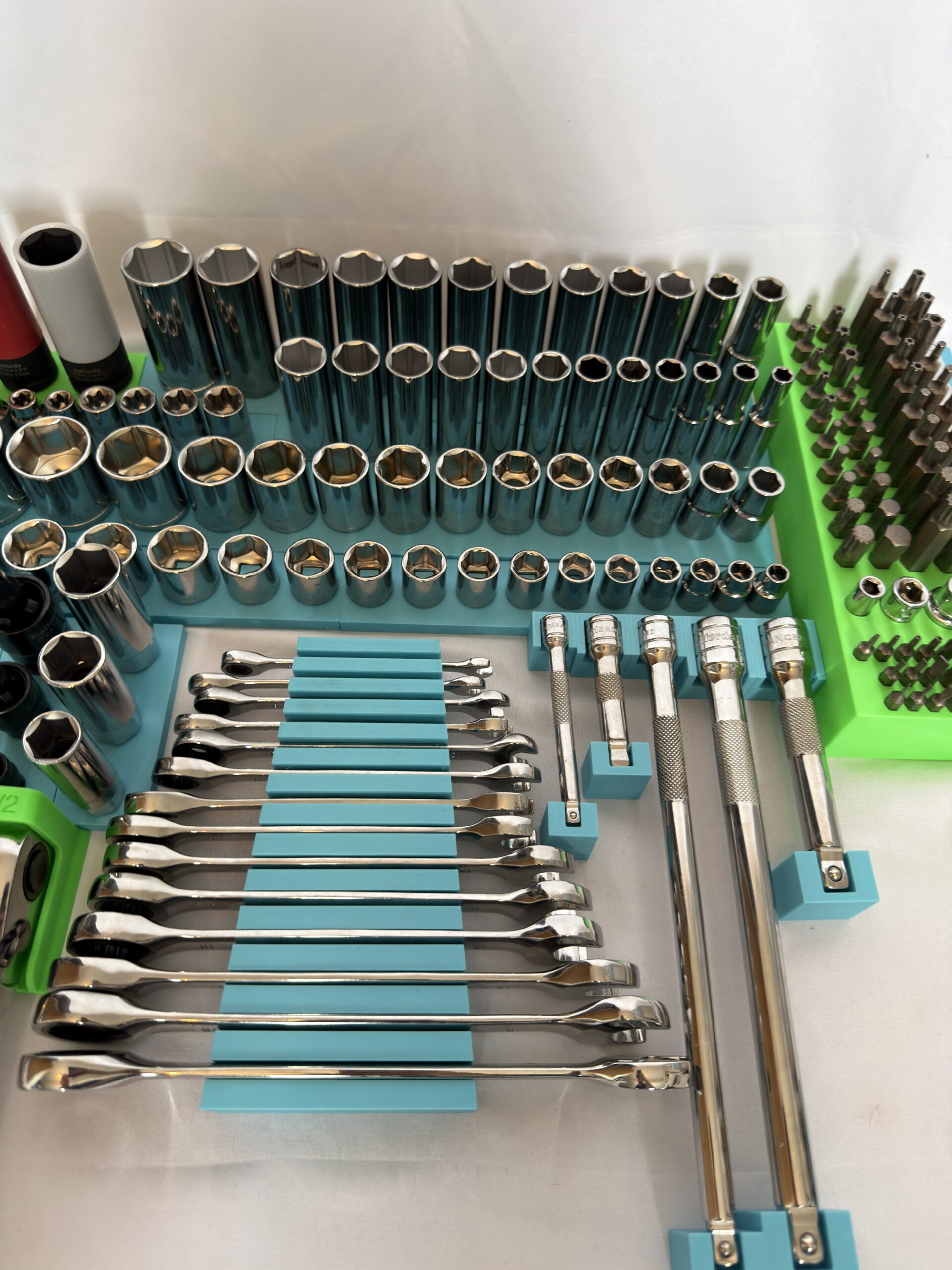 Halfords Advanced 200 Piece Storage Kit | Toolbox Organiser 4 Halfords Advanced 200 Piece Storage Kit | Toolbox Organiser - Image 4