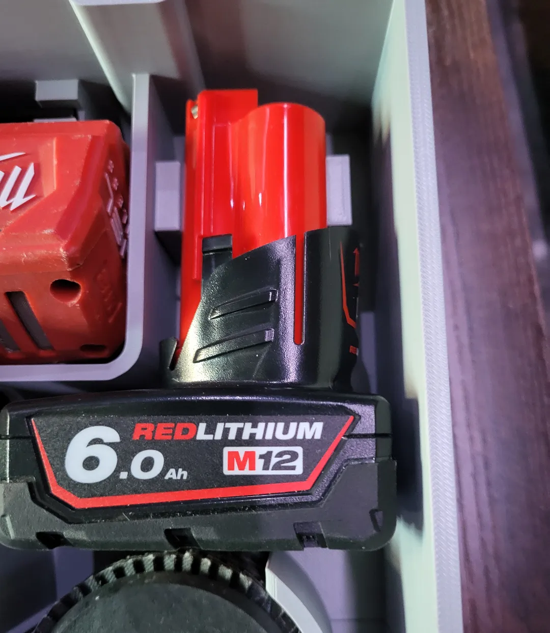 Milwaukee M12 6.0Ah Battery Levelling Stand 2 Milwaukee M12 6.0Ah Battery Levelling Stand - Image 2