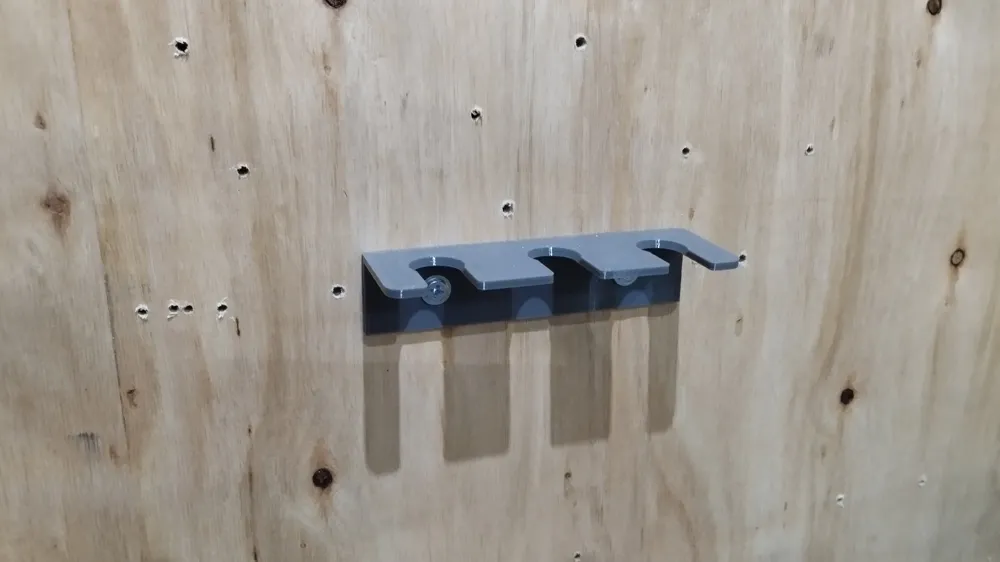 Koch 3-Brush Wall Holder 4 Koch 3-Brush Wall Holder - Image 4