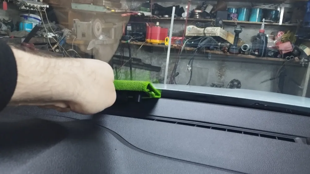 Car Windscreen Cleaning Tool 5 Car Windscreen Cleaning Tool - Image 5