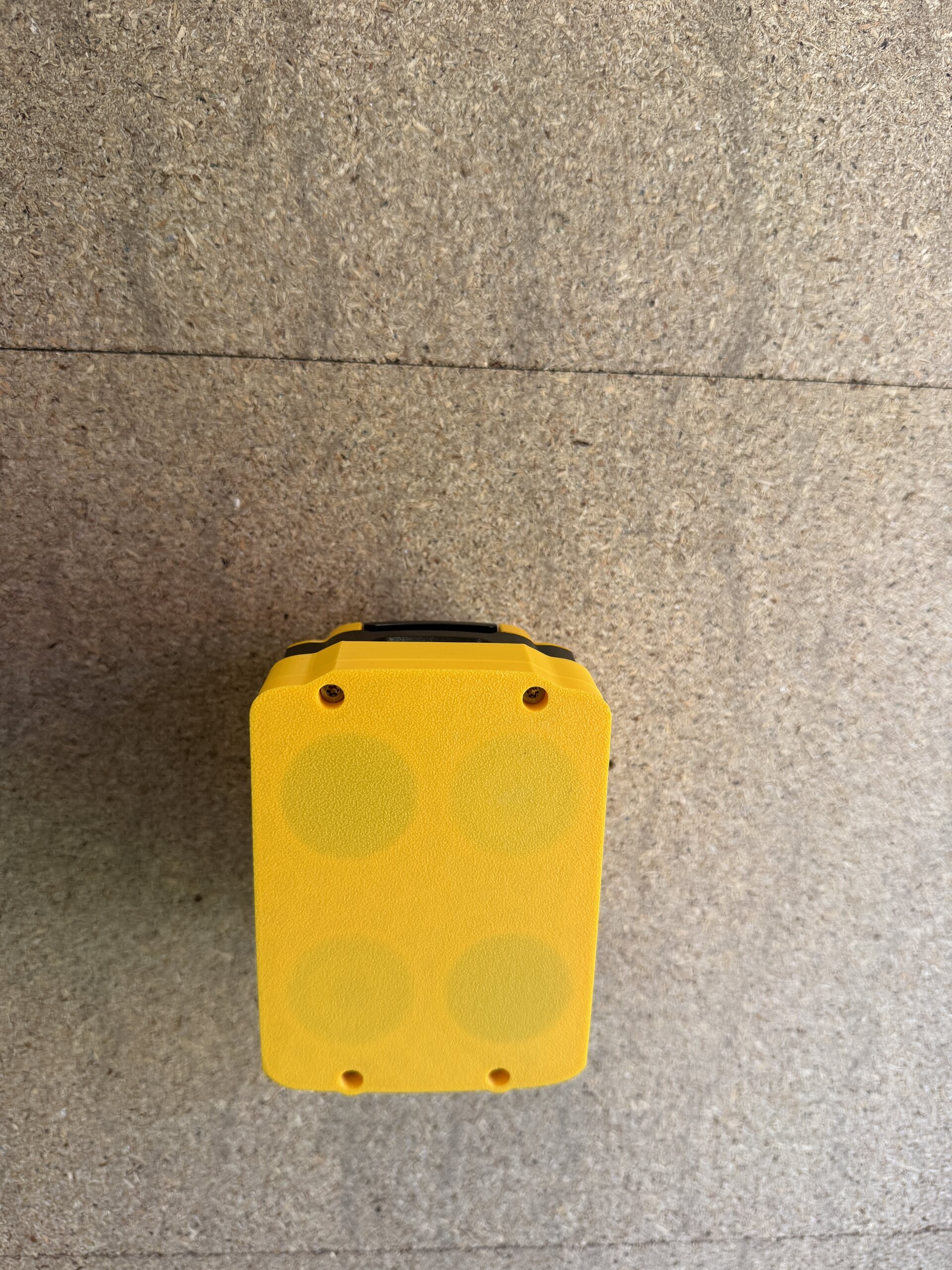 DeWalt 18V Battery Wall Mount 10 DeWalt 18V Battery Wall Mount - Image 10