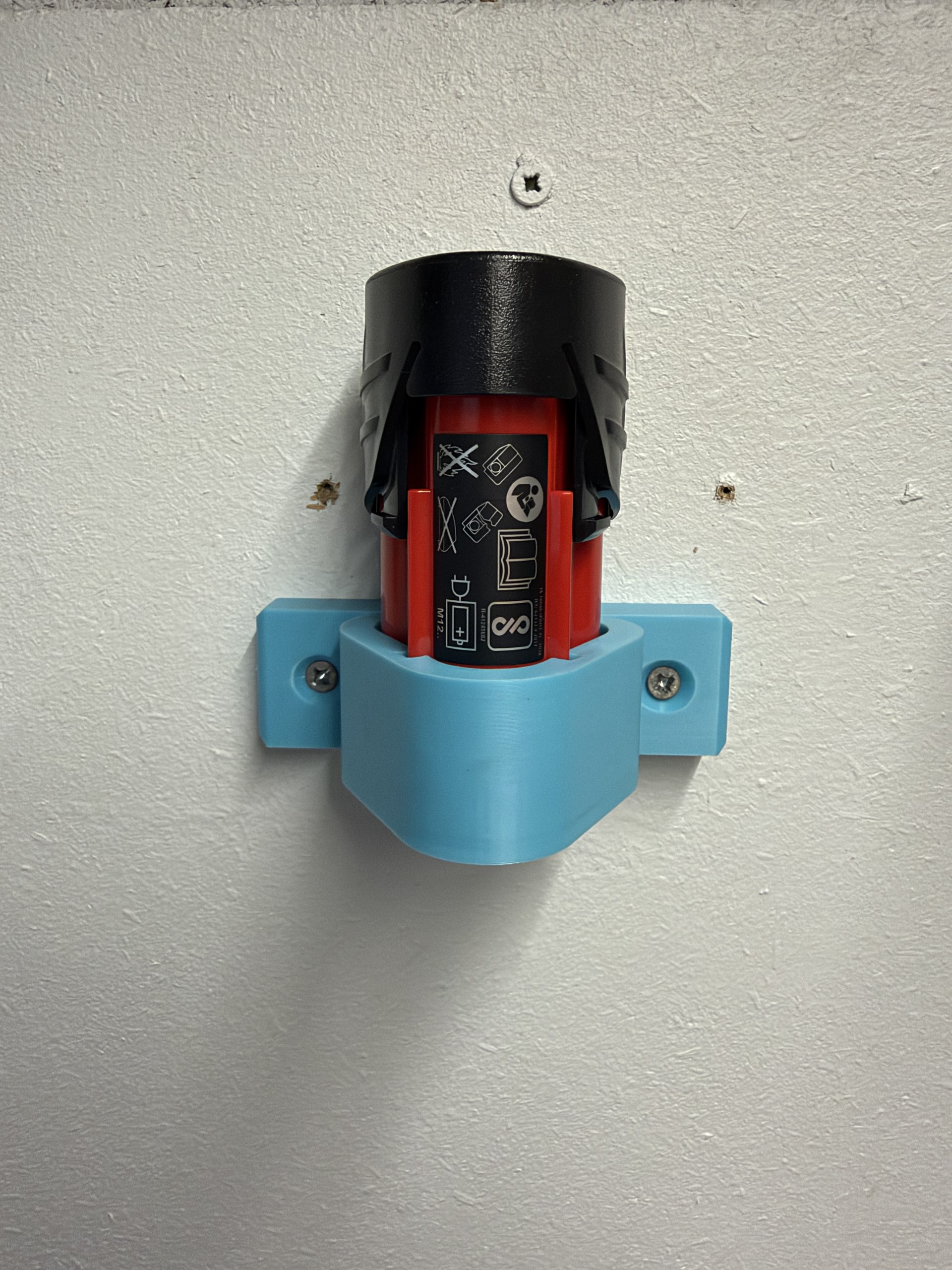 Milwaukee M12 Single Battery Wall Holder 2 Milwaukee M12 Single Battery Wall Holder – product view