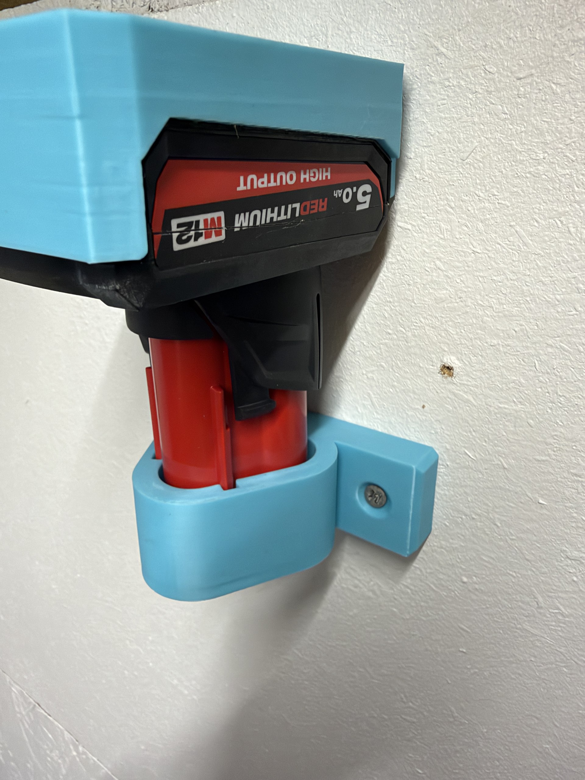 Milwaukee M12 Single Battery Wall Holder 6 Milwaukee M12 Single Battery Wall Holder – product detail 5
