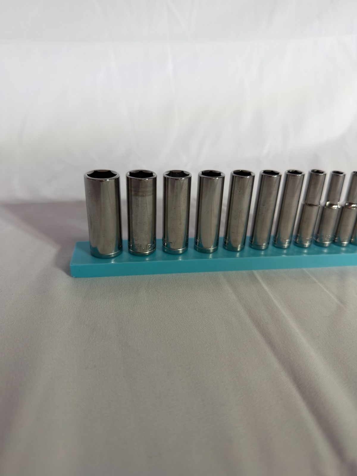 Halfords Advanced 1/4" Deep Socket Holder (Holds 11) | Magnetic Socket Organiser 3 Halfords Advanced 1/4" Deep Socket Holder (Holds 11) | Magnetic Socket Organiser - Image 3
