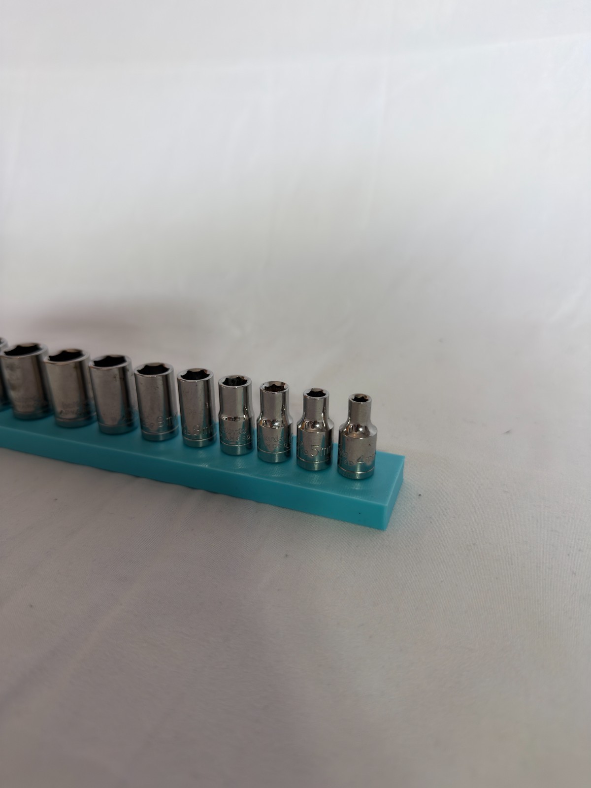 Halfords Advanced 1/4" Shallow Socket Holder (Holds 10) | Magnetic Organiser 4 Halfords Advanced 1/4" Shallow Socket Holder (Holds 10) | Magnetic Organiser - Image 4