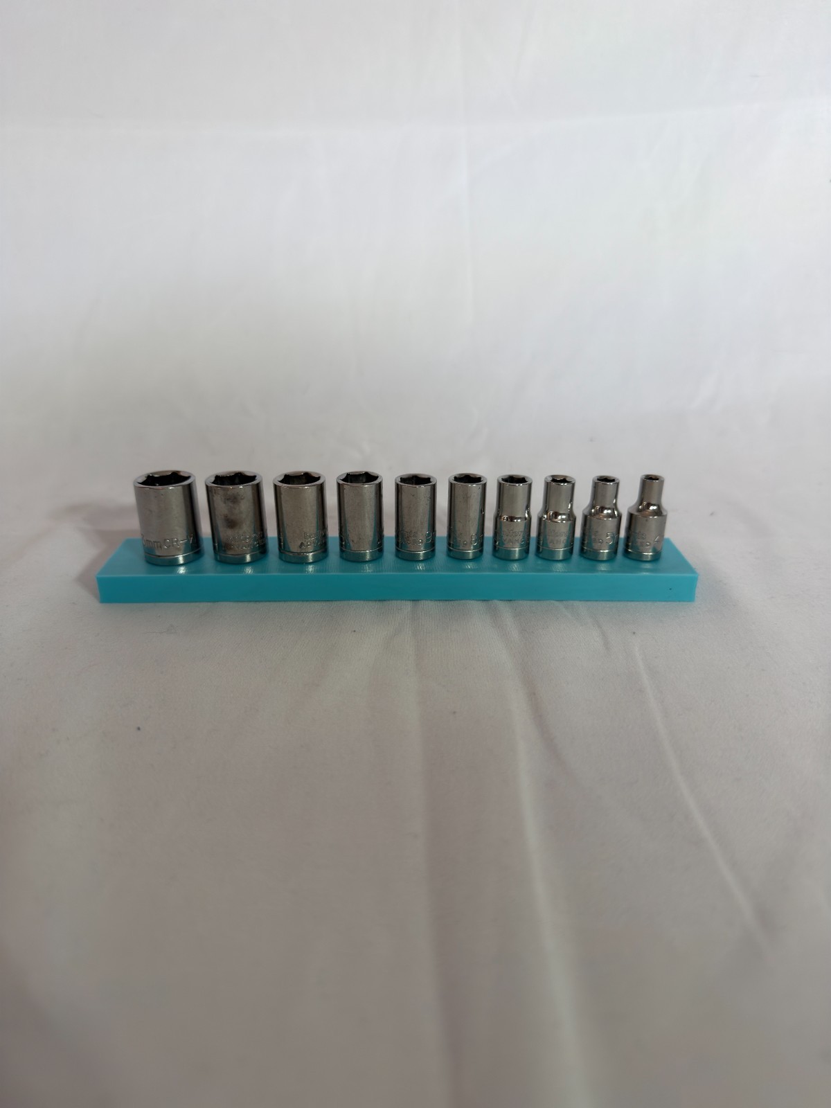 Halfords Advanced 1/4" Shallow Socket Holder (Holds 10) | Magnetic Organiser 2 Halfords Advanced 1/4" Shallow Socket Holder (Holds 10) | Magnetic Organiser - Image 2