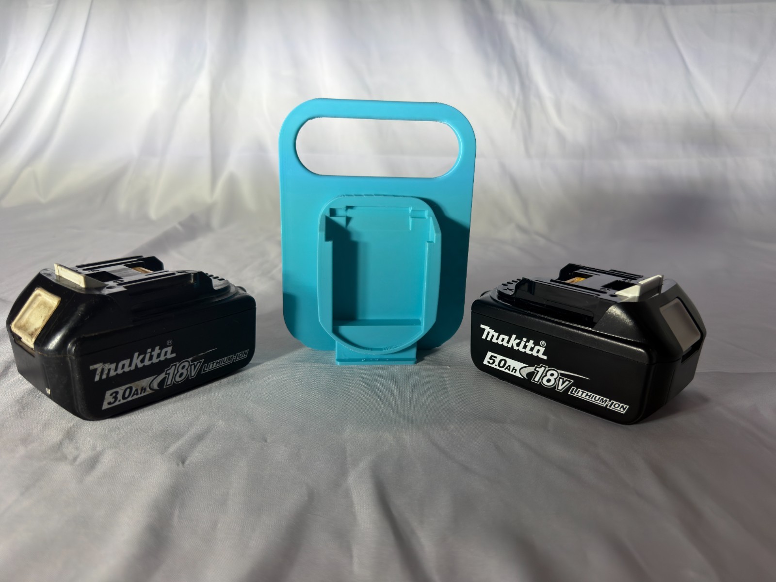 Makita 18V Battery Carrier Holds 2-6 Batteries | Battery Organiser 2 Makita 18V Battery Carrier Holds 2-6 Batteries | Battery Organiser - Image 2