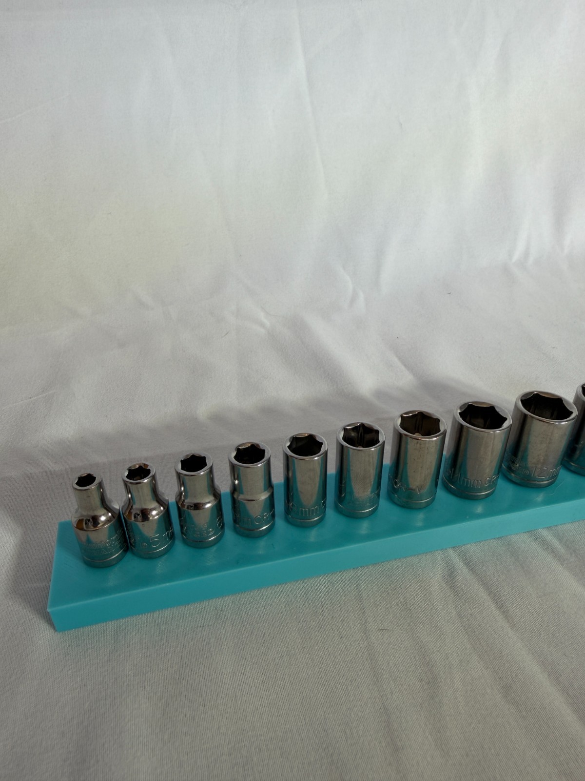 Halfords Advanced 1/4" Shallow Socket Holder (Holds 11) | Magnetic Organiser 3 Halfords Advanced 1/4" Shallow Socket Holder (Holds 11) | Magnetic Organiser - Image 3