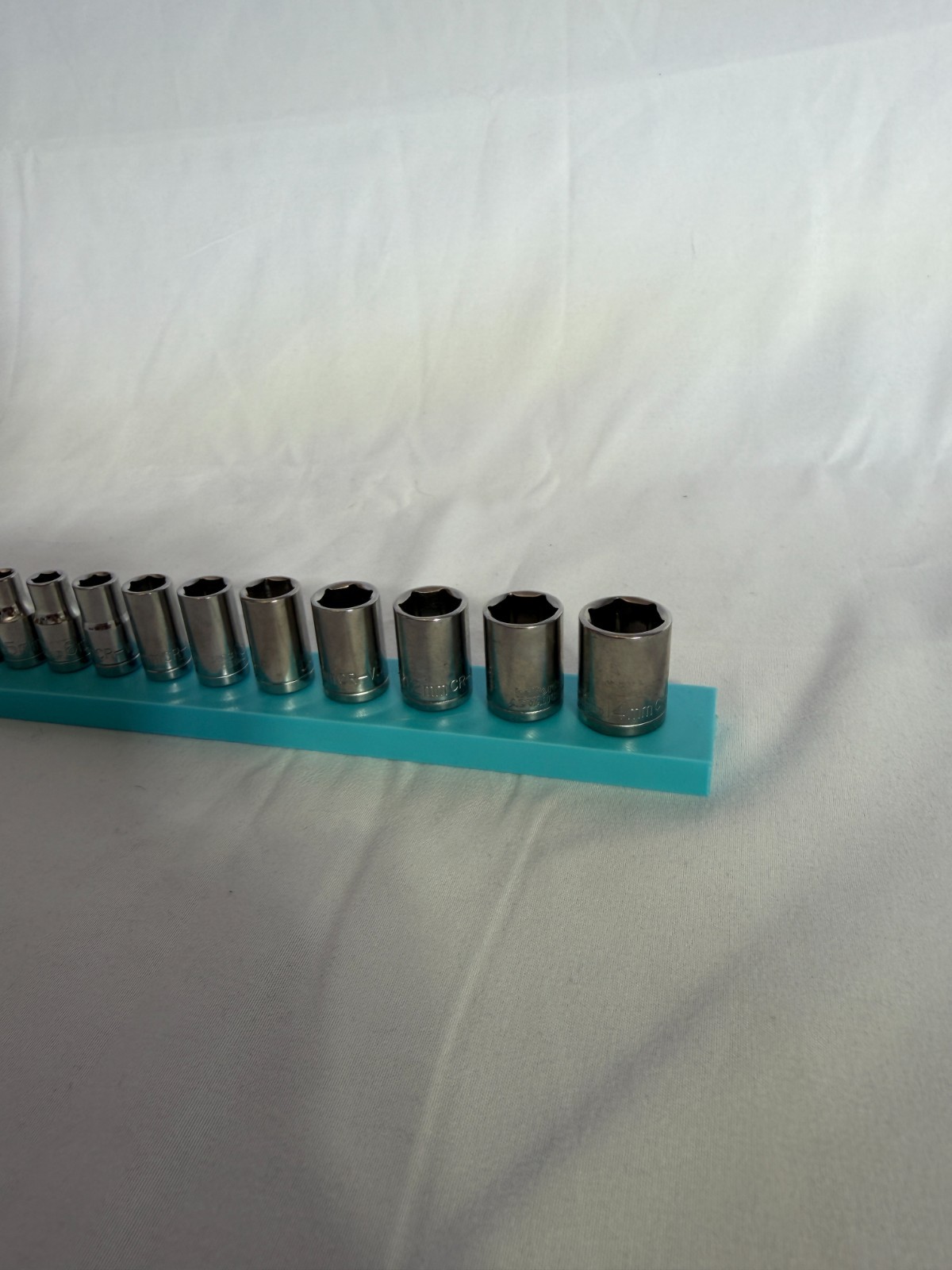 Halfords Advanced 1/4" Shallow Socket Holder (Holds 11) | Magnetic Organiser 4 Halfords Advanced 1/4" Shallow Socket Holder (Holds 11) | Magnetic Organiser - Image 4